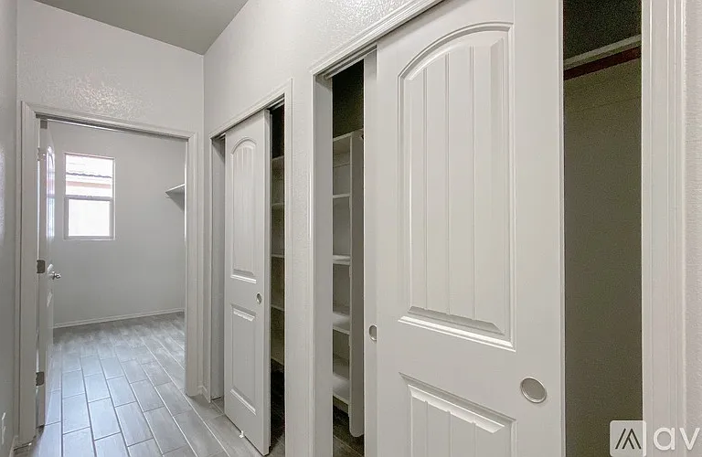 343 Berwick Pl — Photo 6