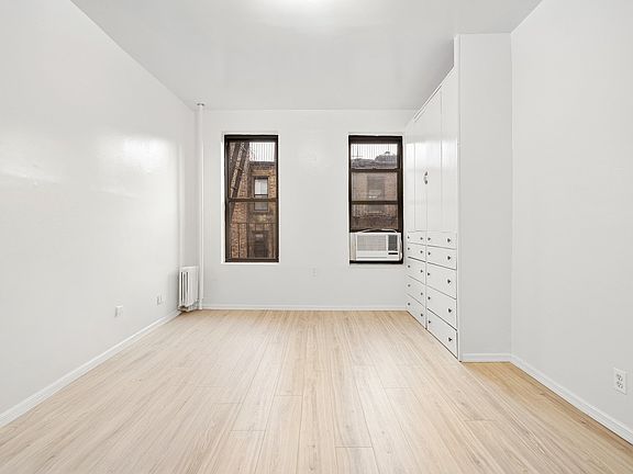 4th image of 231 E 10th St APT 16