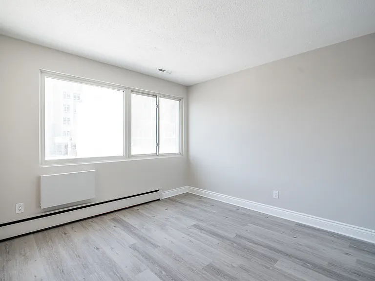 200 Bronson Ave — Photo 51
