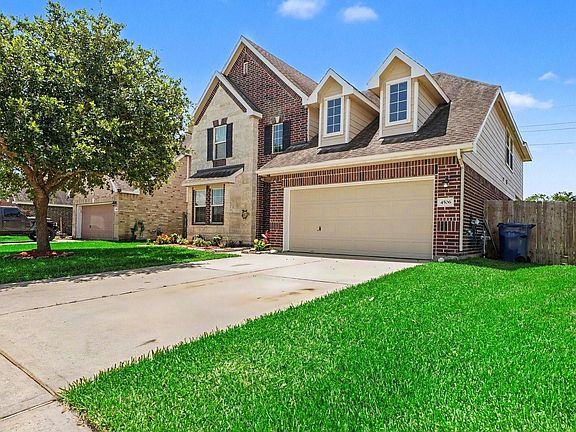 4th image of 4506 Legends Bay Dr