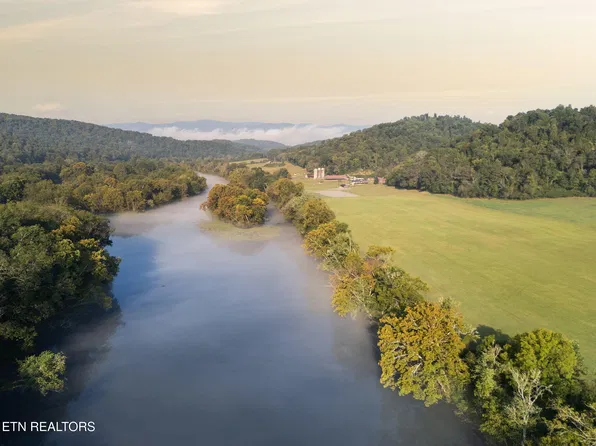 315 Miller Hollow Ln, Rocky Top, TN 37769