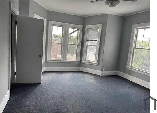 4 bed, 2000 sqft, $4,000 — Photo 2
