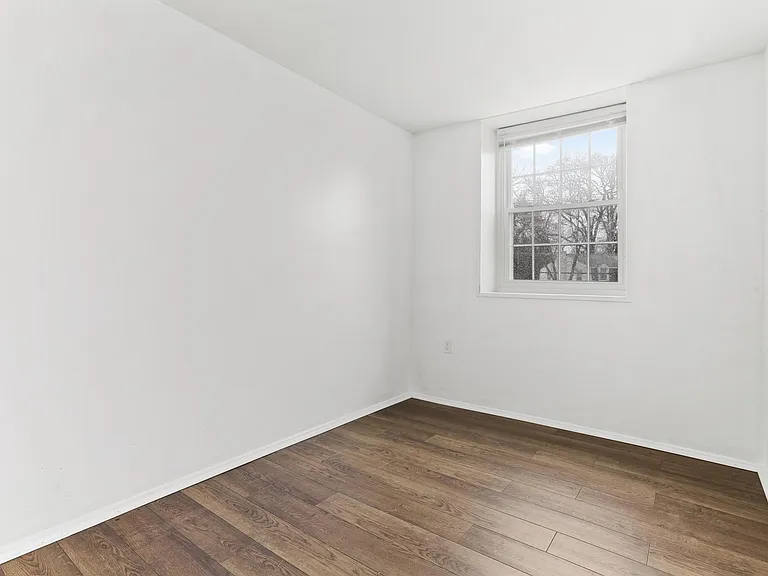 1615 Wycliffe Ave — Photo 14