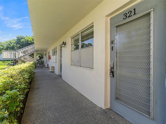 2nd image of 321 Markham O #321