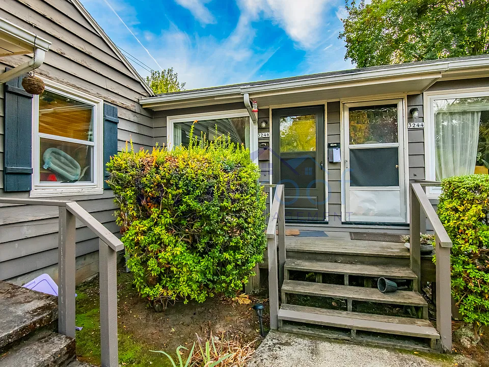 3242-3248 SE Alder Ct #3246