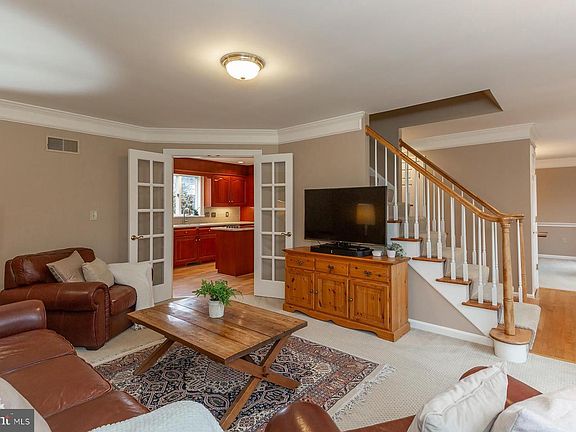 5th image of 537 Randolph Dr