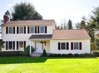 3 Roma Dr, Farmington, CT 06032