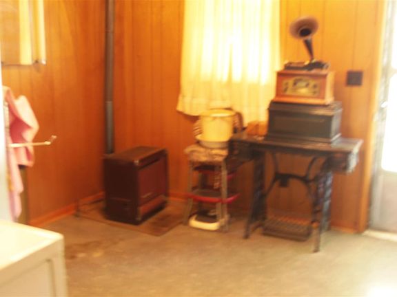 2nd image of 613 Lincoln Ave