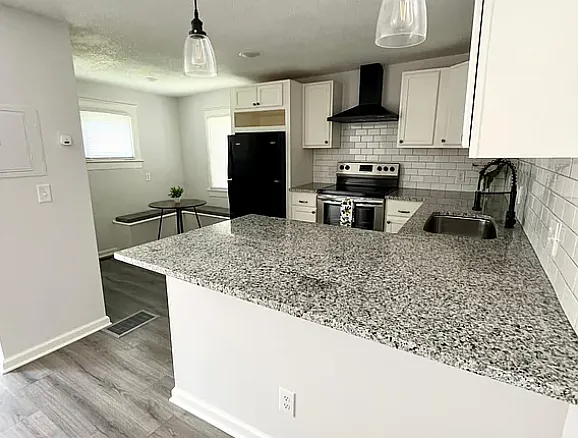 2120 Erie St #B — Photo 3