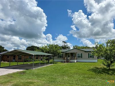 1210 N Drake St, Edna, TX, 77957