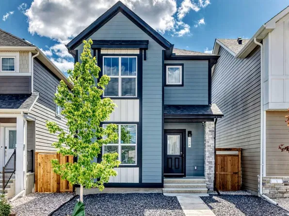 134 W Versant Vw SW, Calgary, AB T2Y 0N2