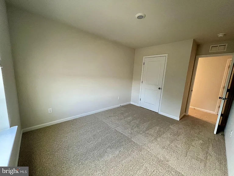 141 Charing Cross Dr — Photo 9