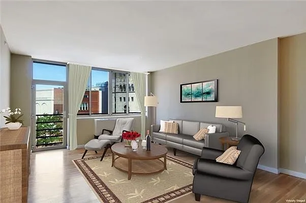 Sold by Avenue Sotheby's International Realty | media 2