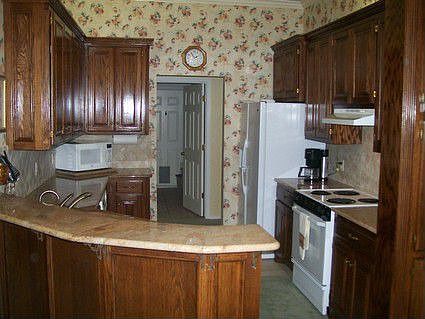 Kitchen-Granite Countertpos