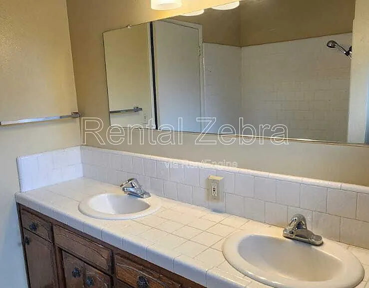 543 Kathryn Ct — Photo 13