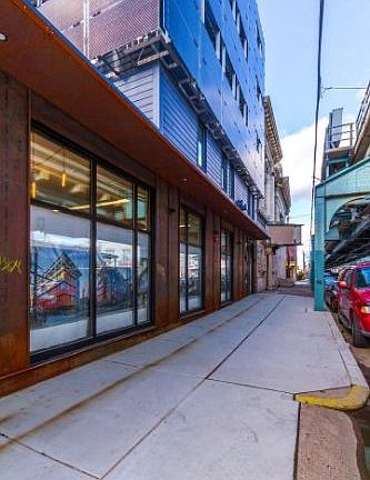 2nd image of 1942 N Front St #201
