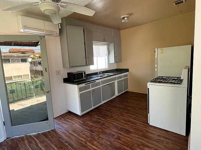 826 Westbourne Dr #F — Photo 17