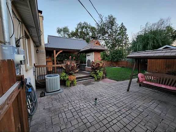 5th image of 7227 W 113th Pl