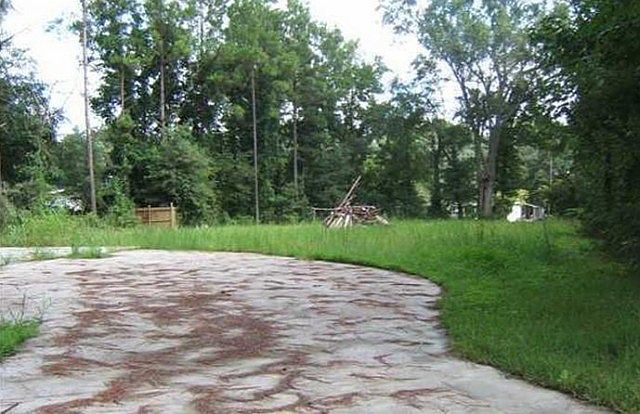 2nd image of 128 Maxwell Ln