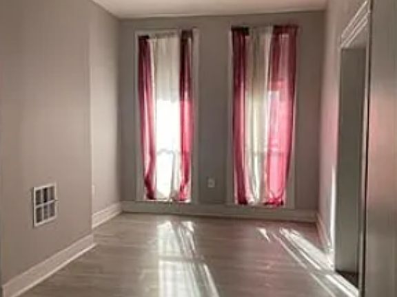 3rd image of 1606 E Biddle St