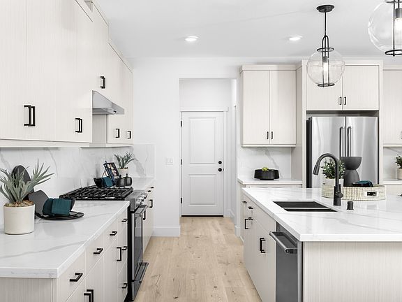 4th image of 274/276 W Rustica Dr