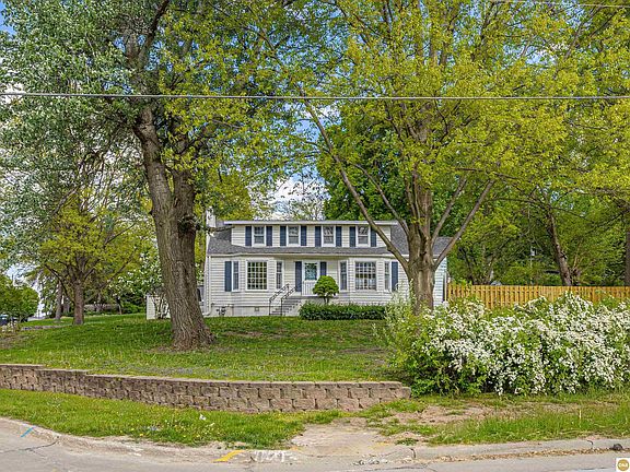 2nd image of 505 Beverly Dr
