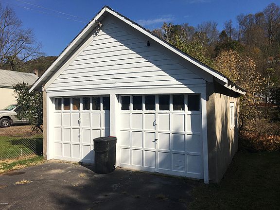 2nd image of 807 Court St