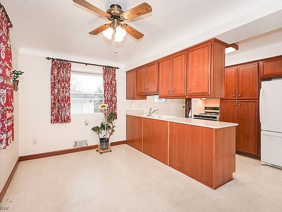 4th image of 10641 Barrington Blvd