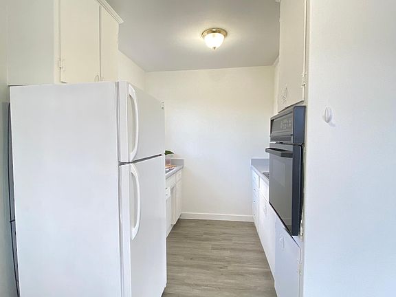 5th image of 275 Poplar Ave #3