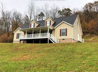4876 Klondike Rd, Cross Lanes, WV 25313