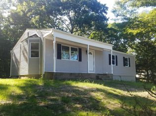 2 Mahogany Rd, Rocky Point, NY 11778