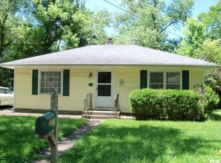 214 S Dixon Ave, Carbondale, IL 62901