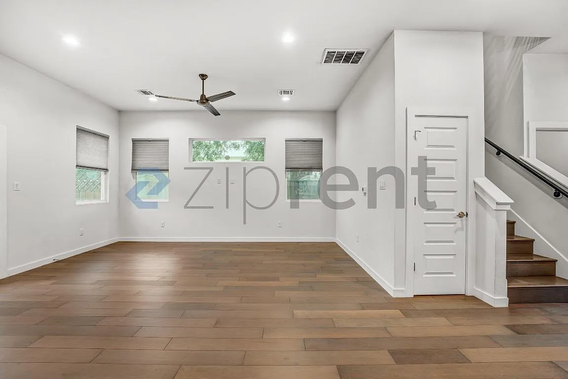 6406 Santos Condominiums — Photo 2