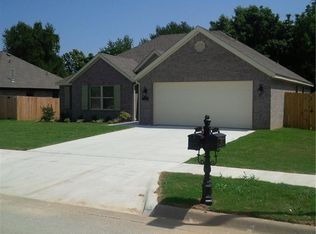 1274 S Highbush Ave, Fayetteville, AR 72701