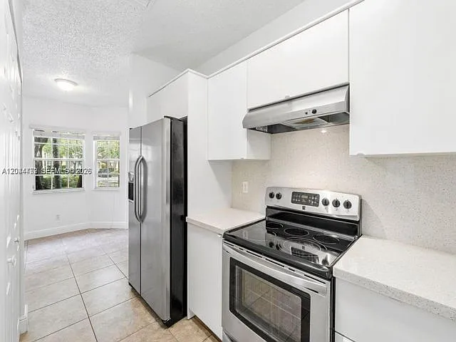3 bed, 2.5 bath, $3,200 — Photo 4