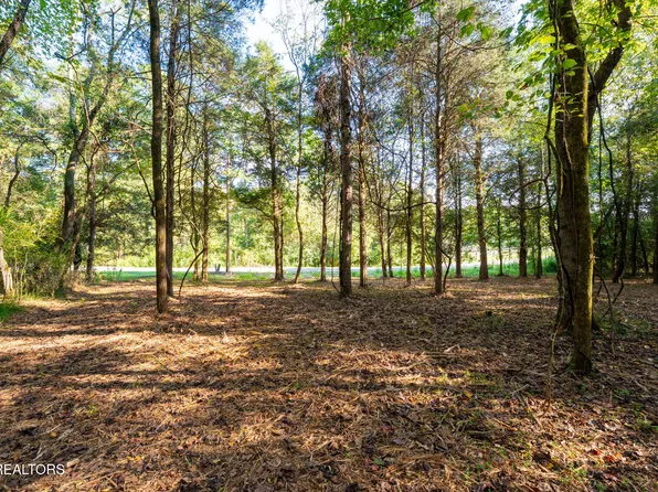 330 Valley Dr, Loudon, TN 37774