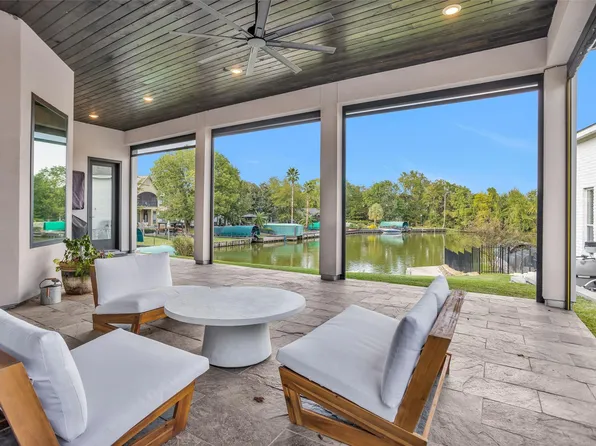 233 Blue Heron Dr, Montgomery, TX 77316