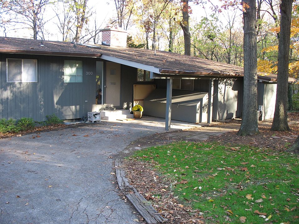 1st image of 300 McNab Dr