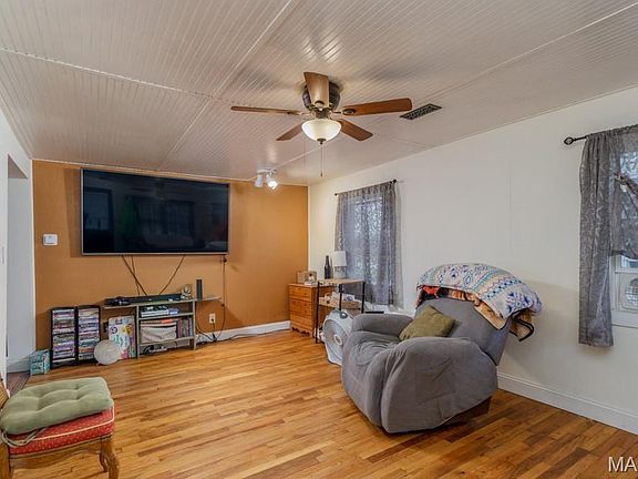 2nd image of 363 N Jackson Ave
