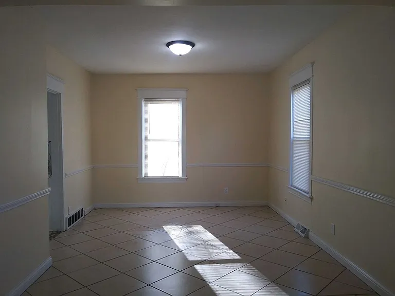 1307 Jackson St — Photo 3