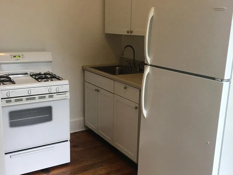 525 Park St #3 — Photo 4