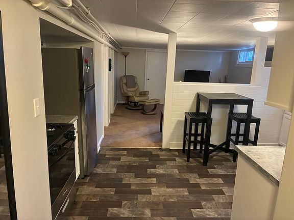 3rd image of 1149 W Monroe St #1