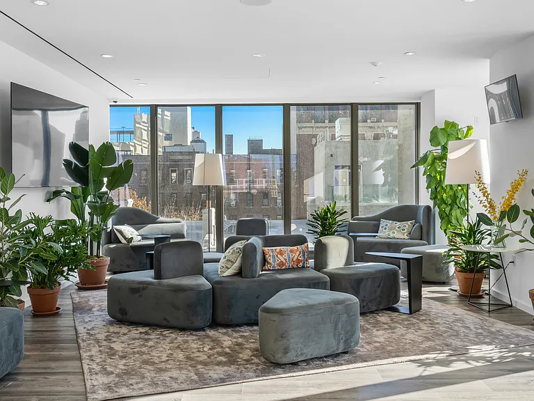 545 Vanderbilt Ave #3H — Photo 10