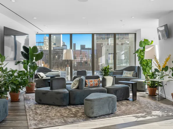 545 Vanderbilt Avenue image 9 of 21