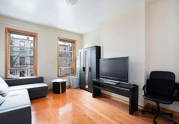 2nd image of 316 Suydam St #2N