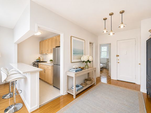 4th image of 5 Carmine St APT 5