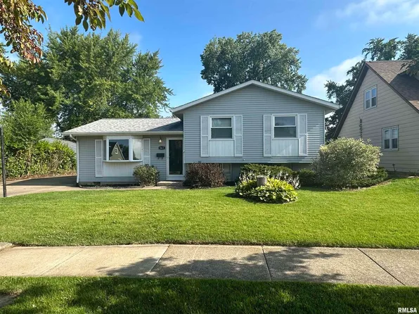 563 30th Ave, East Moline, IL 61244