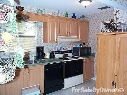 Kitchen : another part of kitchen