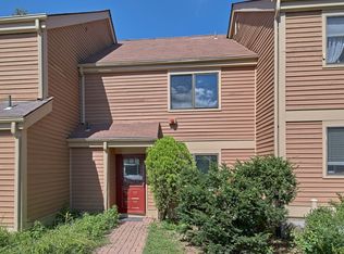 41 Greenway Ln, Rye Brook, NY 10573