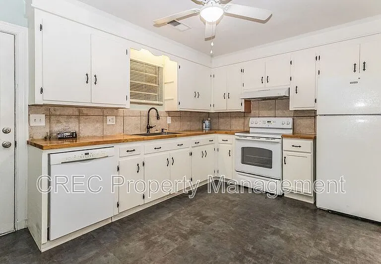 1635 Memminger Ave #B — Photo 8